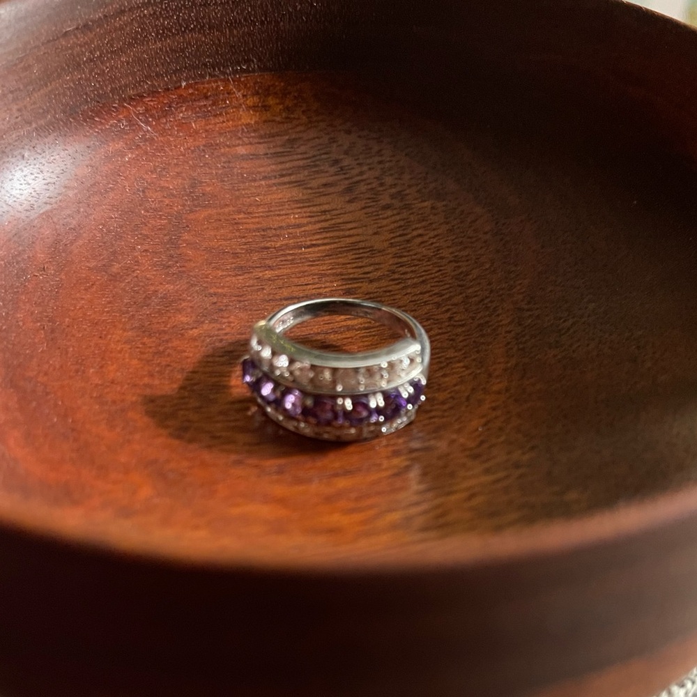 Elegant Silver and Purple Ring